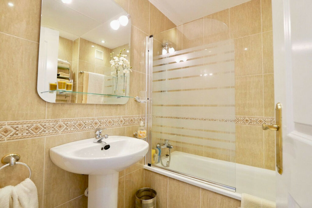Ground Floor Apartment Calahonda Málaga - image 17