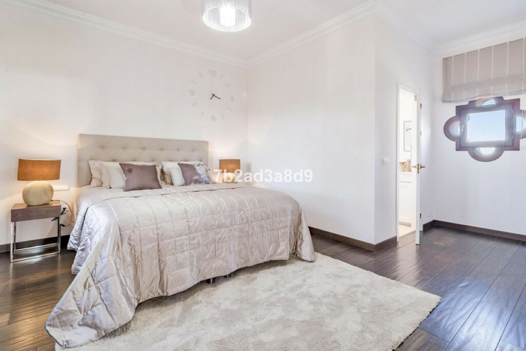 Detached Villa Benahavís Málaga - image 17