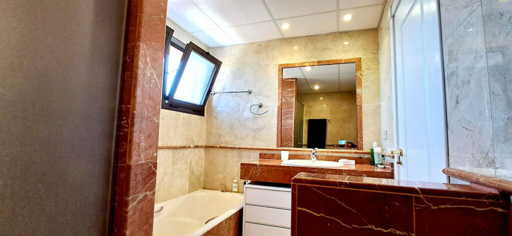 Penthouse Duplex New Golden Mile Málaga - image 17