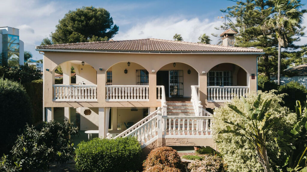 Detached Villa Marbella Málaga - image 17