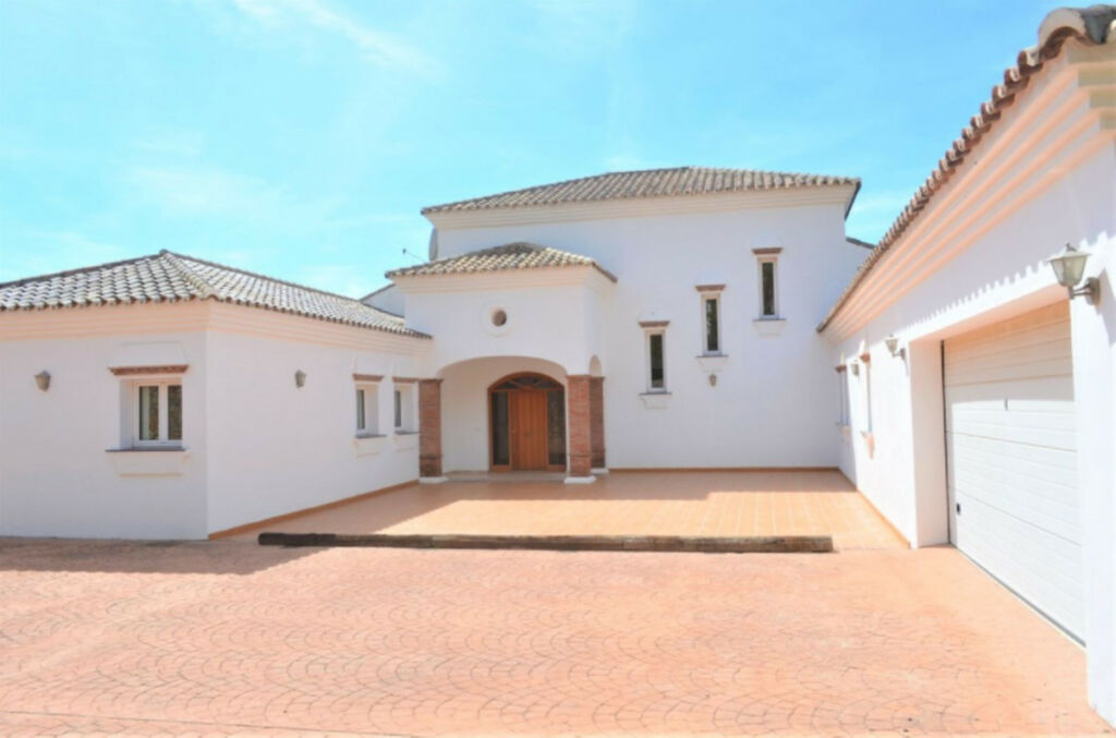 Detached Villa Mijas Málaga - image 2