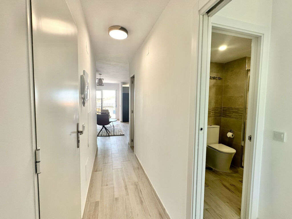 Middle Floor Apartment Calahonda Málaga - image 17