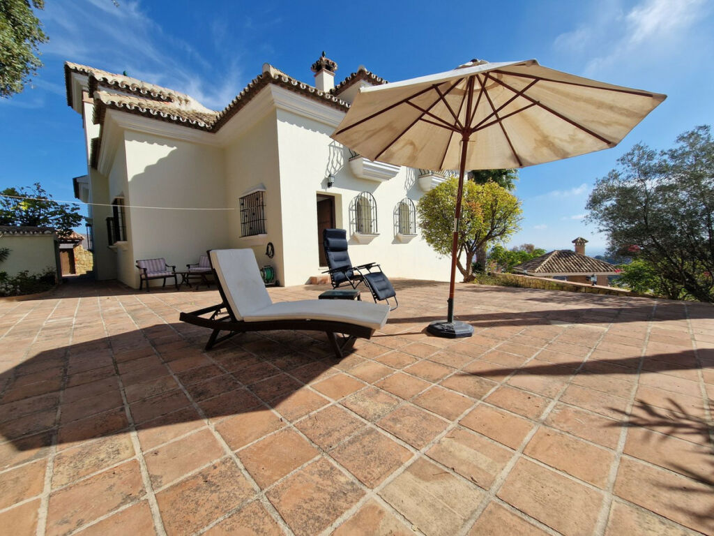 Detached Villa La Mairena Málaga - image 17