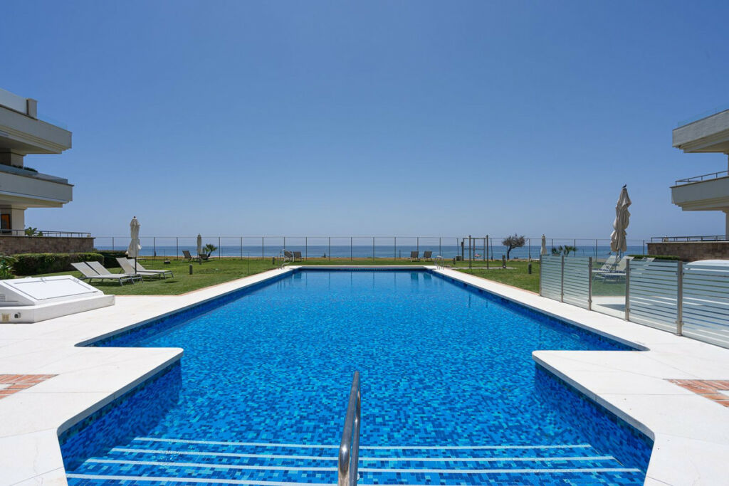 Middle Floor Apartment New Golden Mile Málaga - image 18