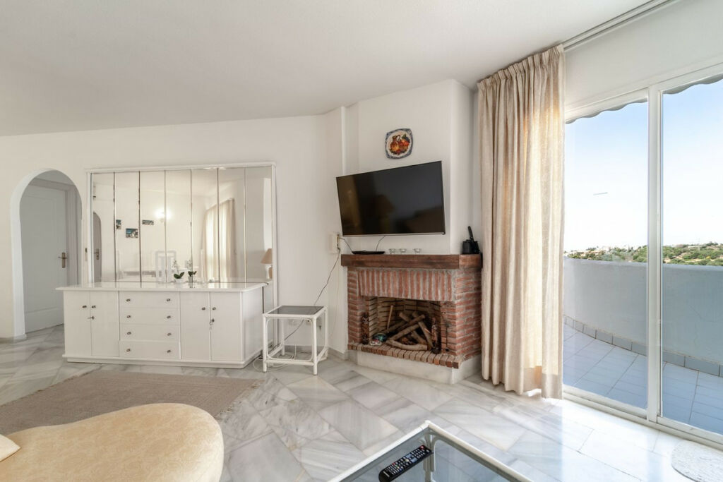 Penthouse Calahonda Málaga - image 19