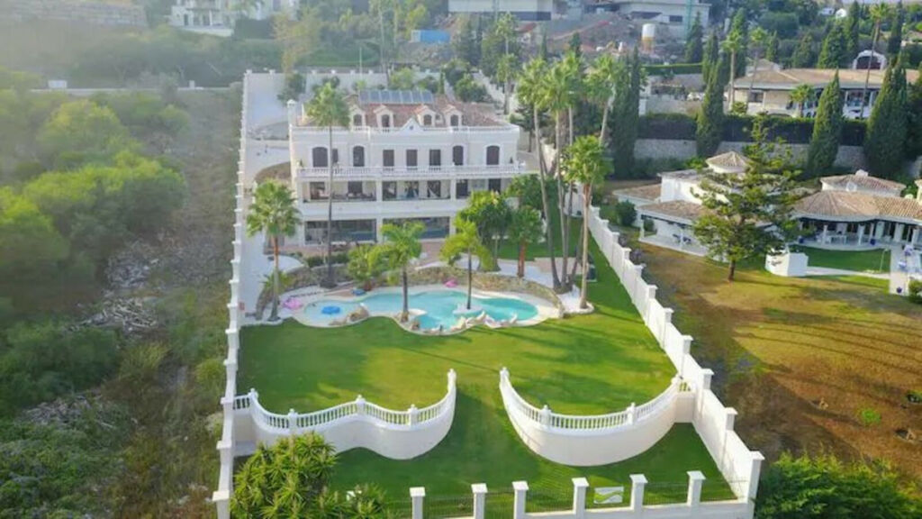 Detached Villa Benahavís Málaga - image 18
