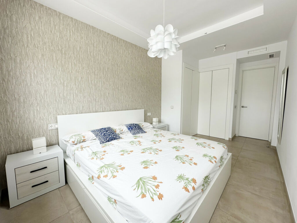 Middle Floor Apartment Estepona Málaga - image 16