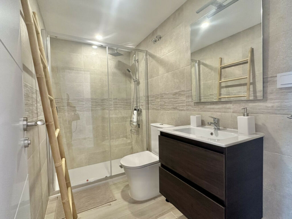 Middle Floor Apartment Calahonda Málaga - image 18