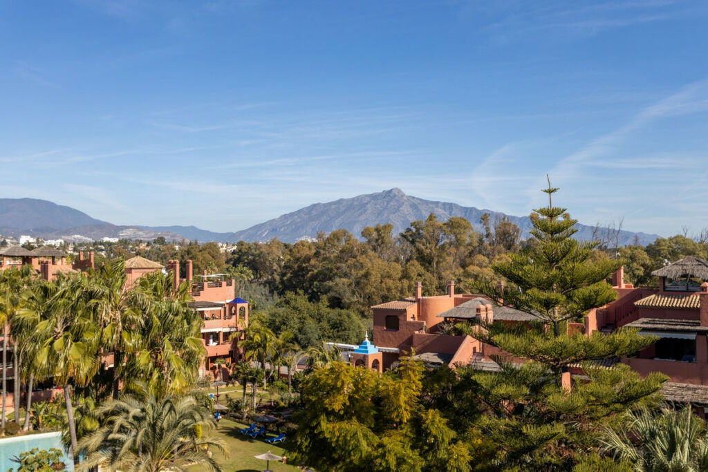 Penthouse Guadalmina Baja Málaga - image 18