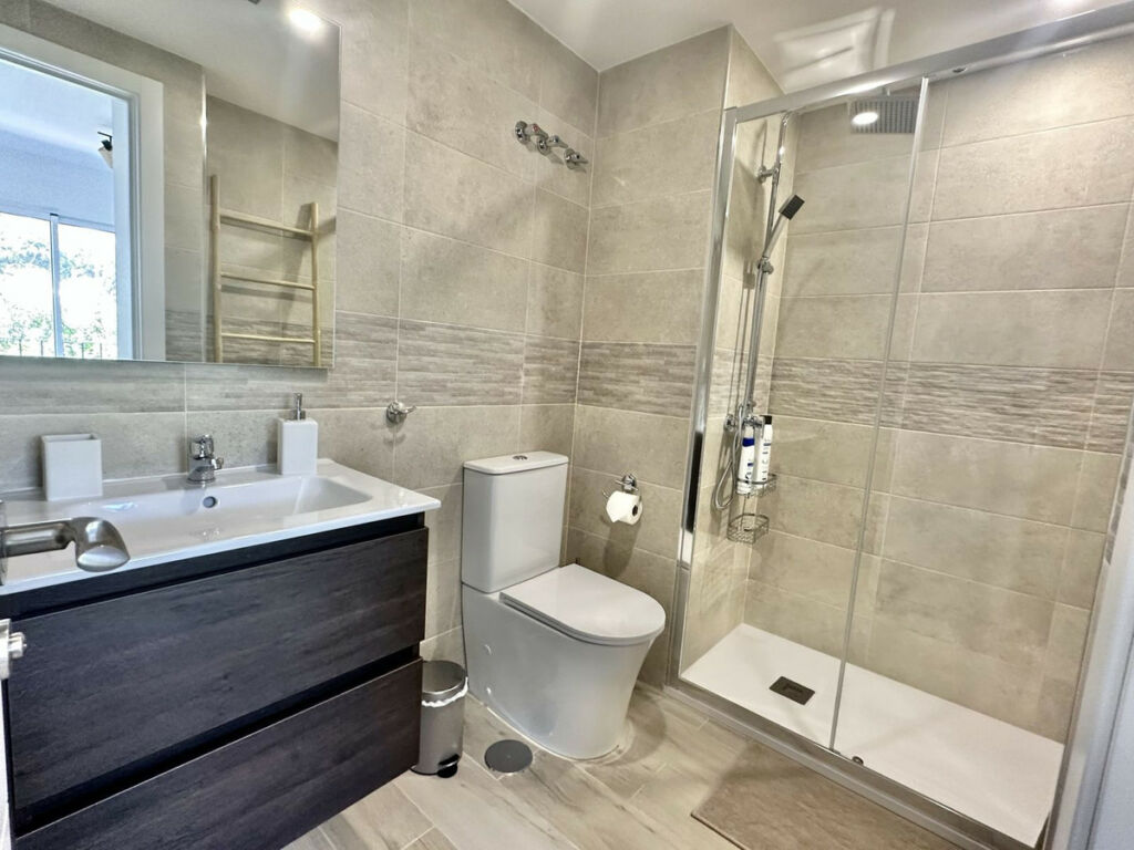 Middle Floor Apartment Calahonda Málaga - image 19