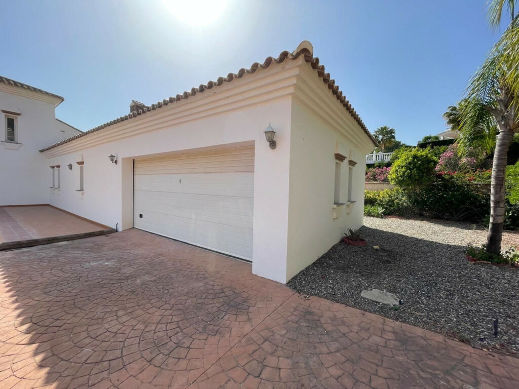 Detached Villa Mijas Málaga - image 19