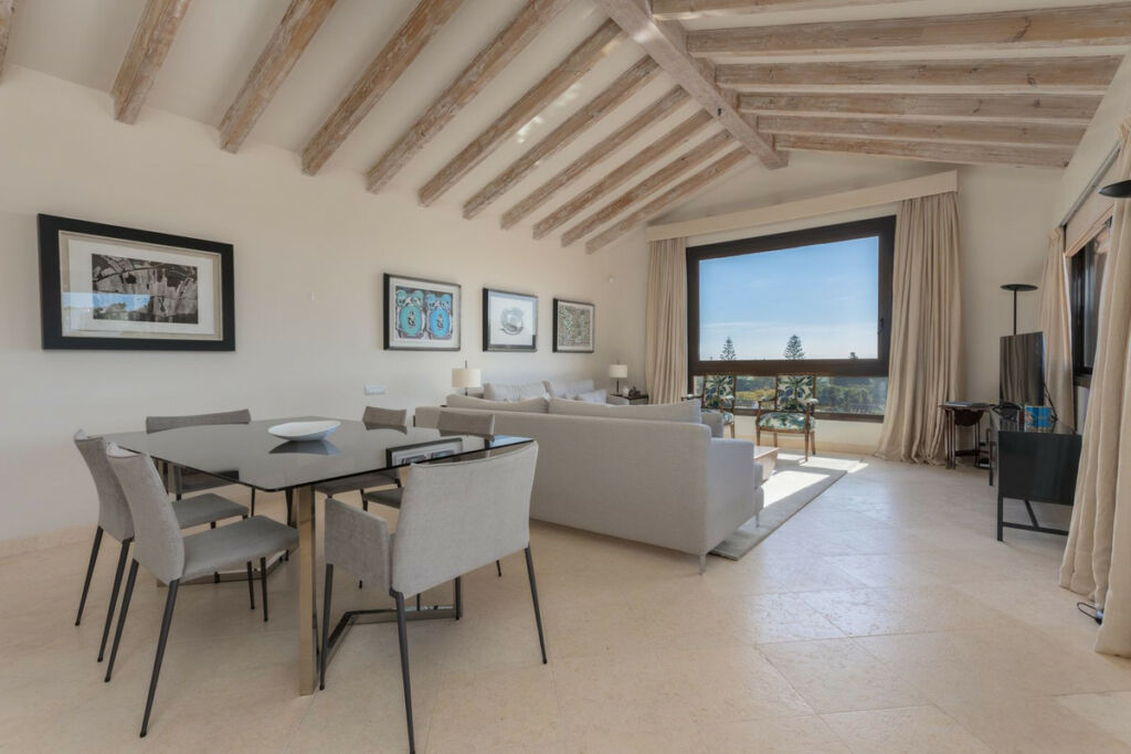 Penthouse Guadalmina Baja Málaga - image 2