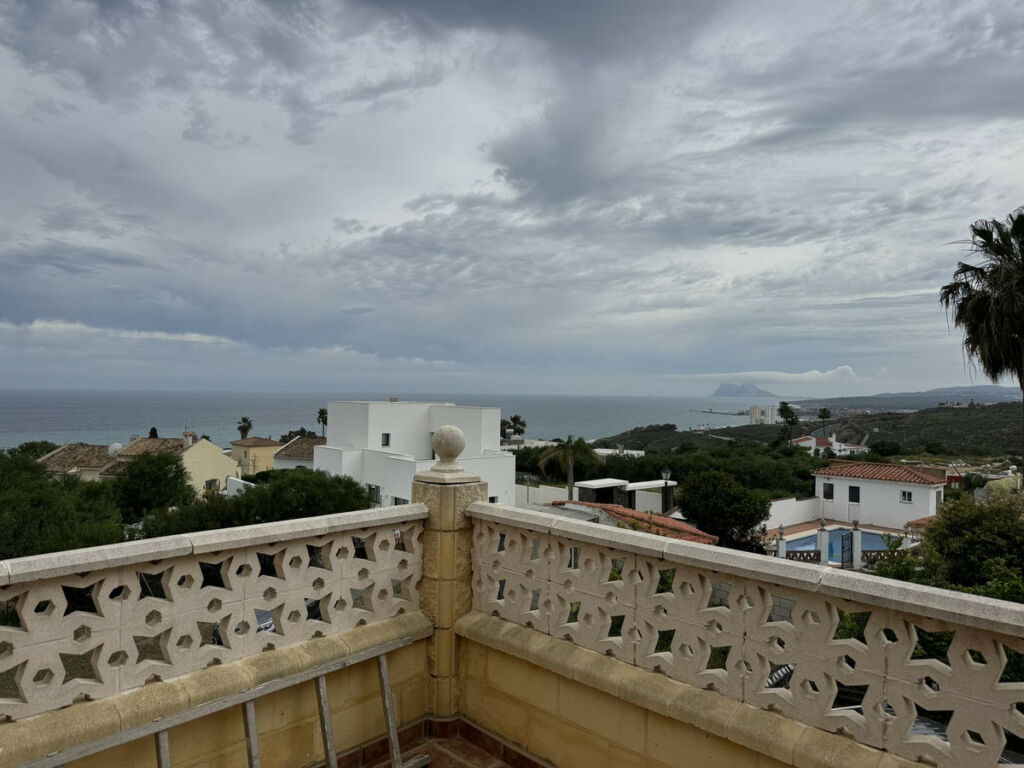 Detached Villa Sotogrande Cádiz - image 2