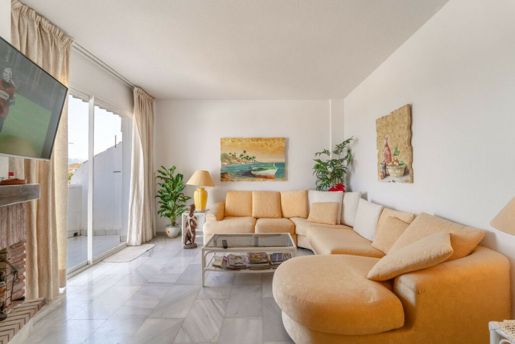 Penthouse Calahonda Málaga - image 4