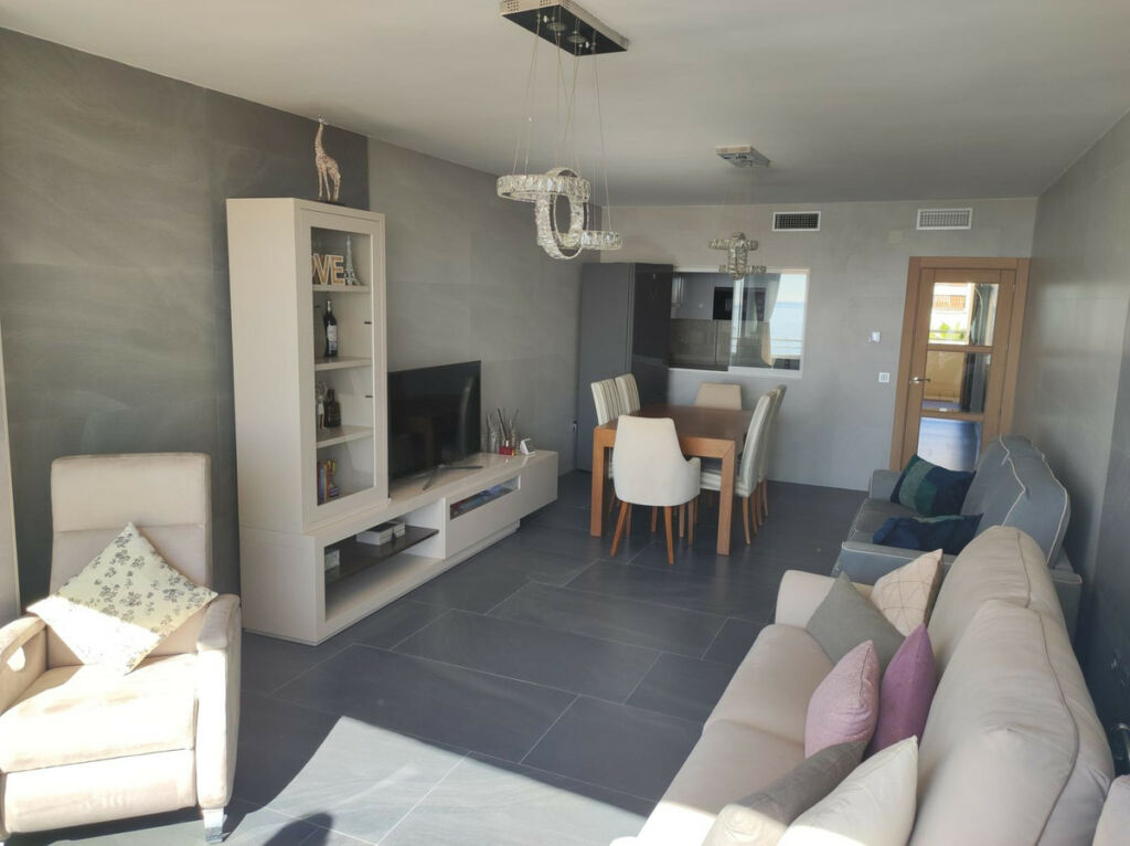 Middle Floor Apartment Fuengirola Málaga - image 3
