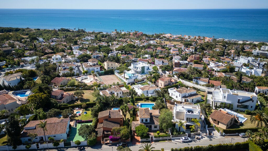Detached Villa Marbesa Málaga - image 34