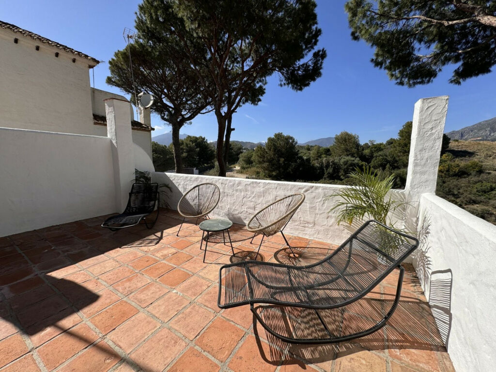Penthouse Nueva Andalucía Málaga - image 2