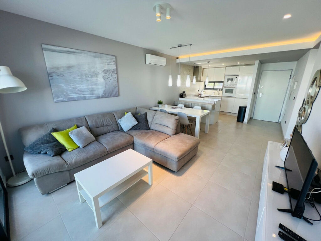 Middle Floor Apartment Guardamar del Segura Alicante - image 2
