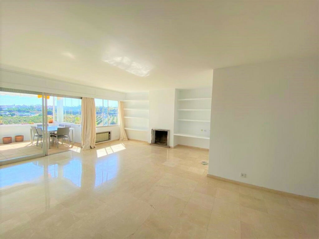 Middle Floor Apartment Guadalmina Alta Málaga - image 3
