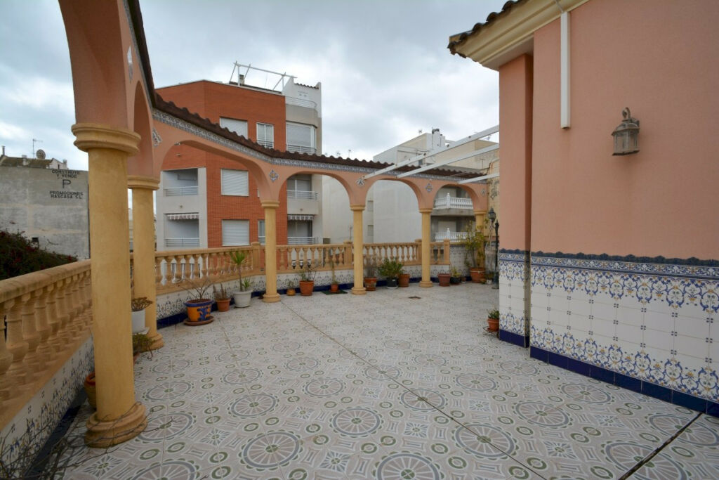Detached Villa Guardamar del Segura Alicante - image 2