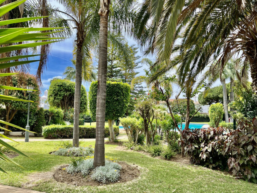 Townhouse Bahía de Marbella Málaga - image 2