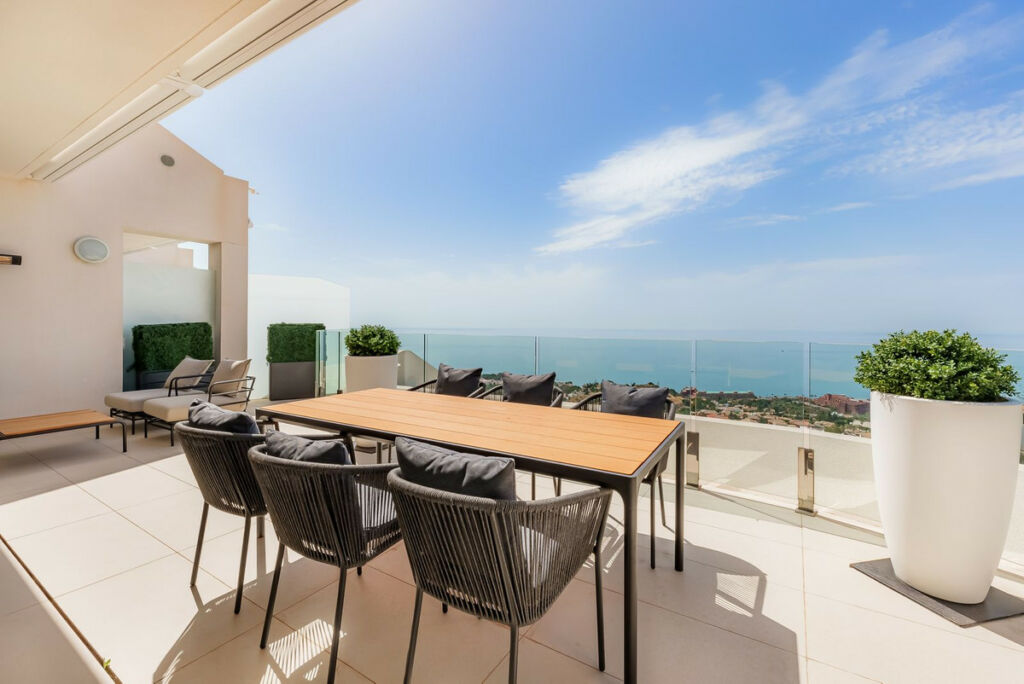 Penthouse Benalmadena Málaga - image 3