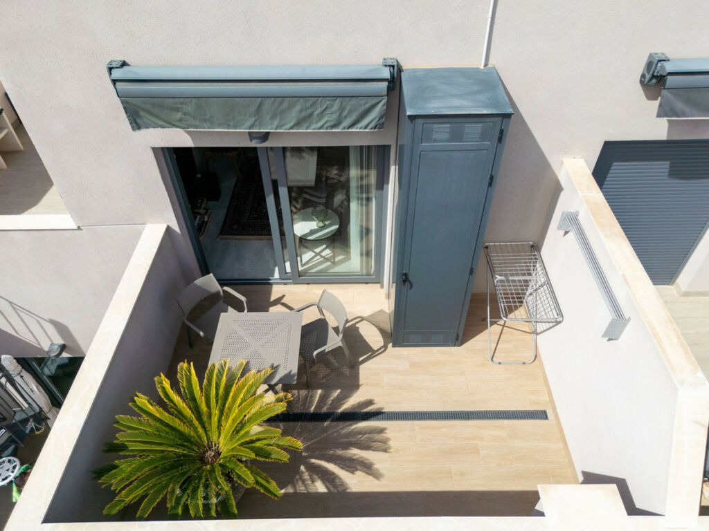 Top Floor Apartment Torrevieja Alicante - image 2