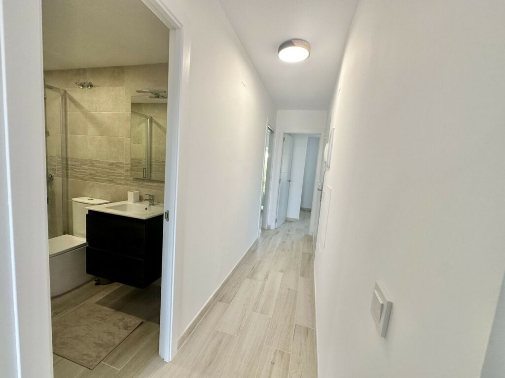 Middle Floor Apartment Calahonda Málaga - image 20