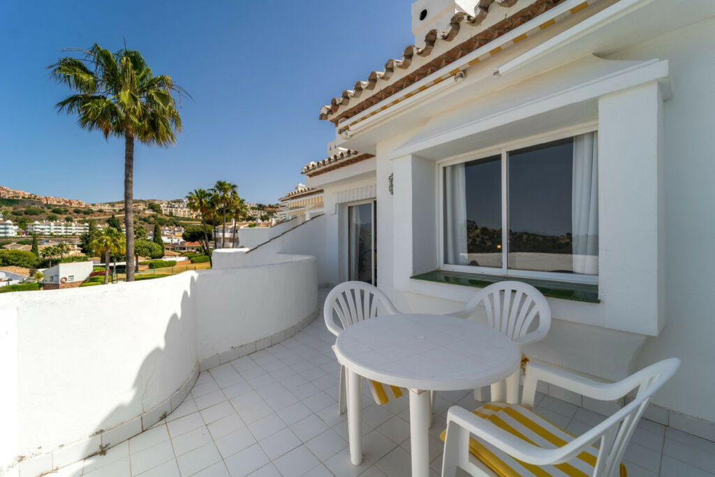 Penthouse Calahonda Málaga - image 21