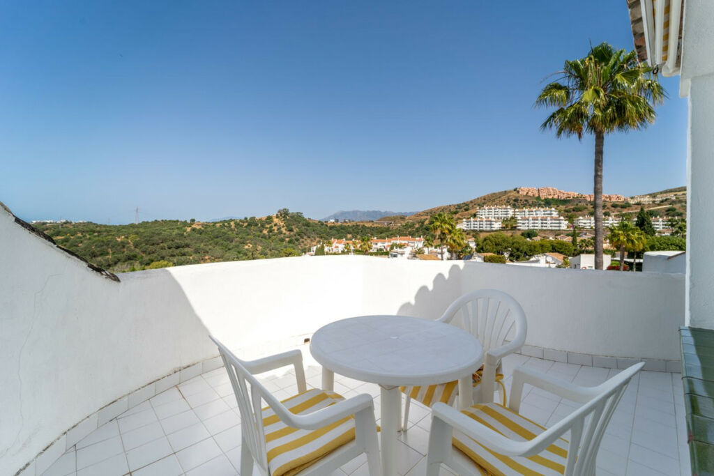 Penthouse Calahonda Málaga - image 2