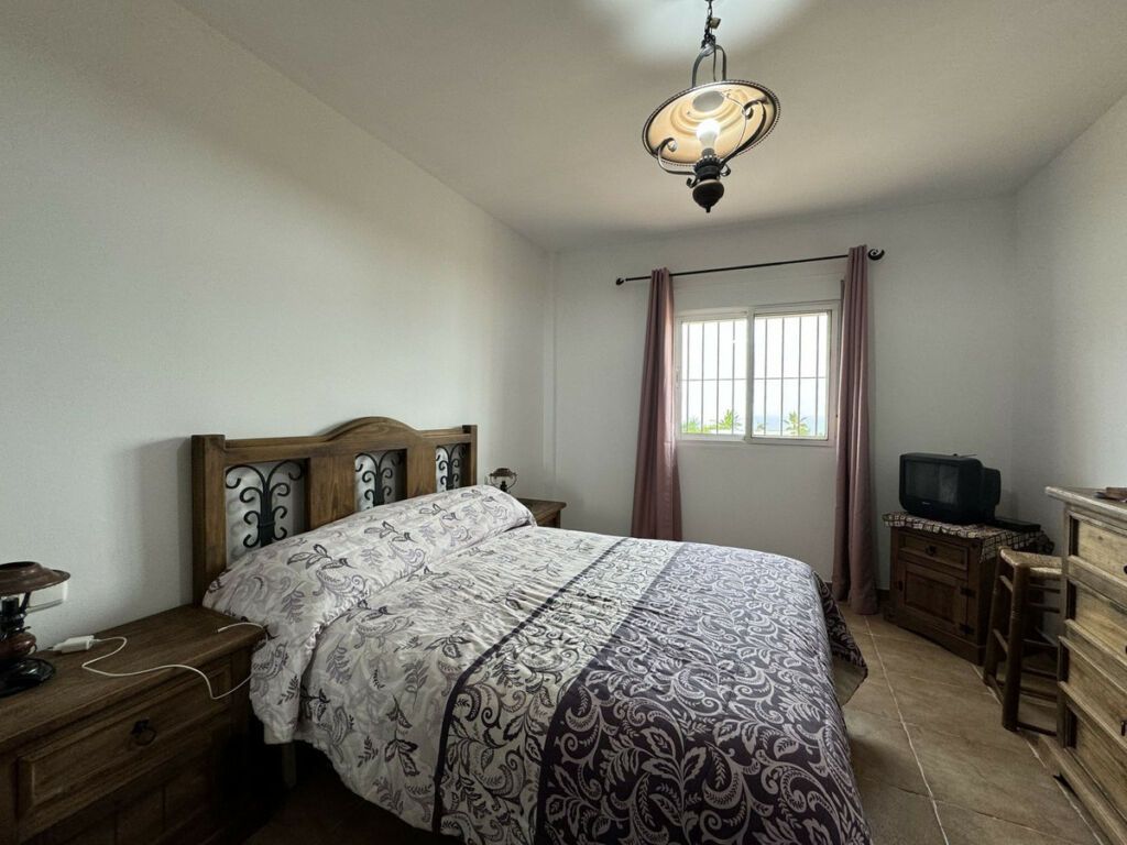 Detached Villa Sotogrande Cádiz - image 21