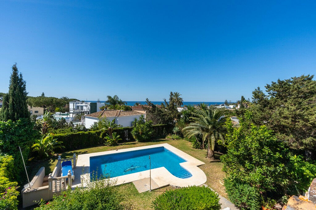 Detached Villa Marbesa Málaga - image 22