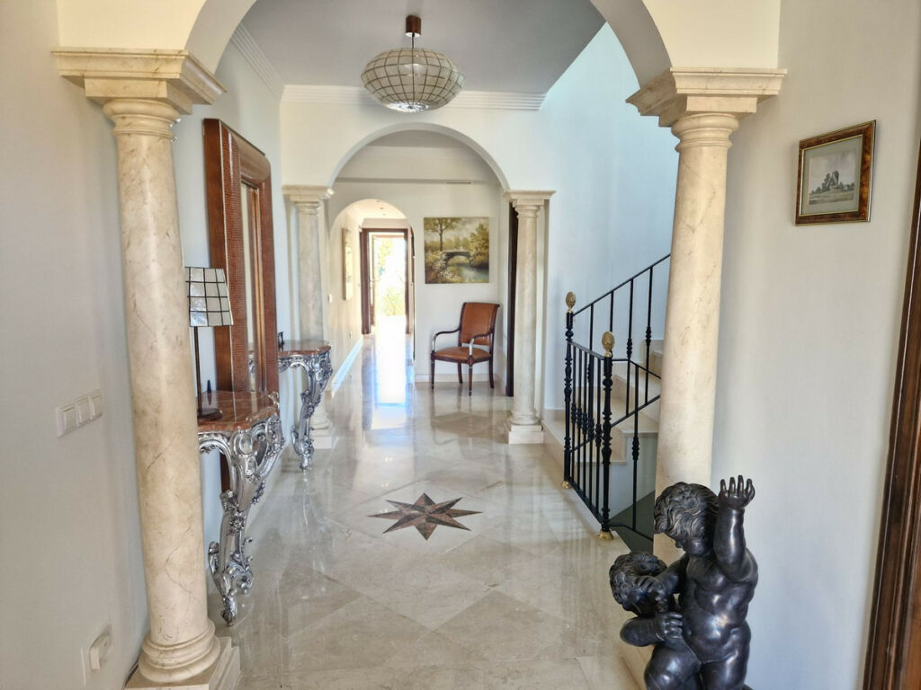 Detached Villa La Mairena Málaga - image 22