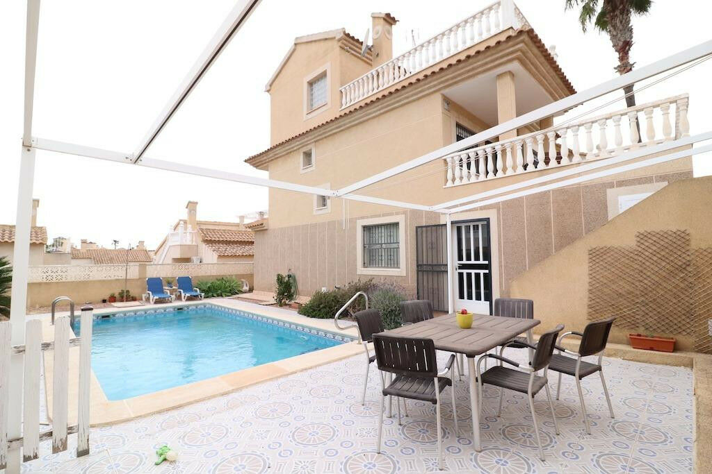 Detached Villa Los Altos Alicante - image 22