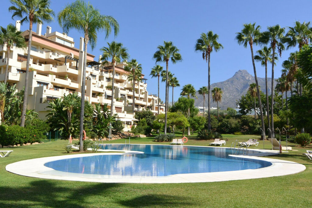 Middle Floor Apartment The Golden Mile Málaga - image 22