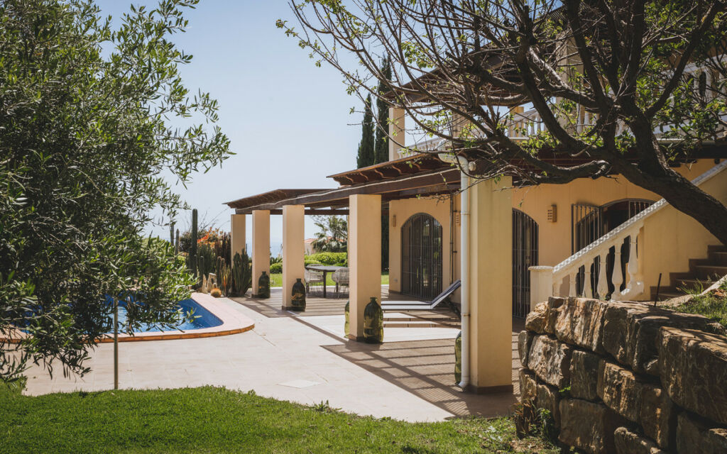 Detached Villa Estepona Málaga - image 24