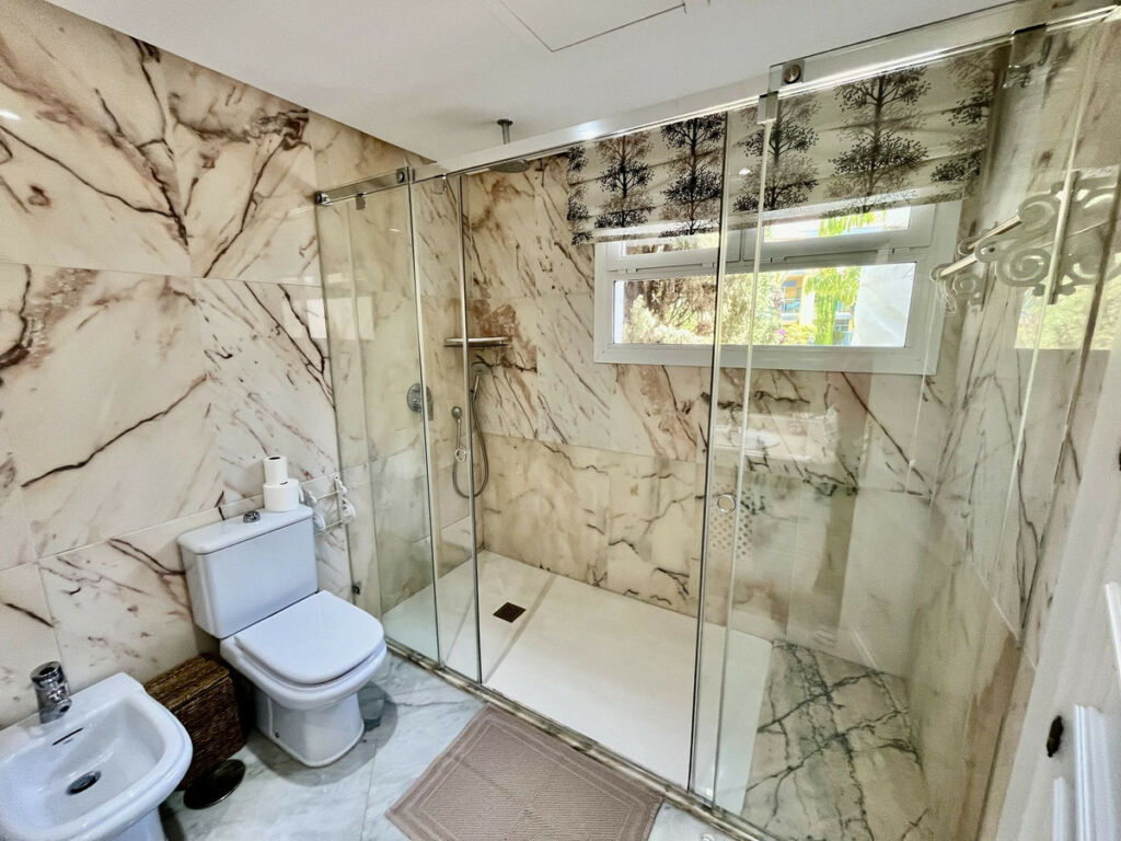 Townhouse Bahía de Marbella Málaga - image 23