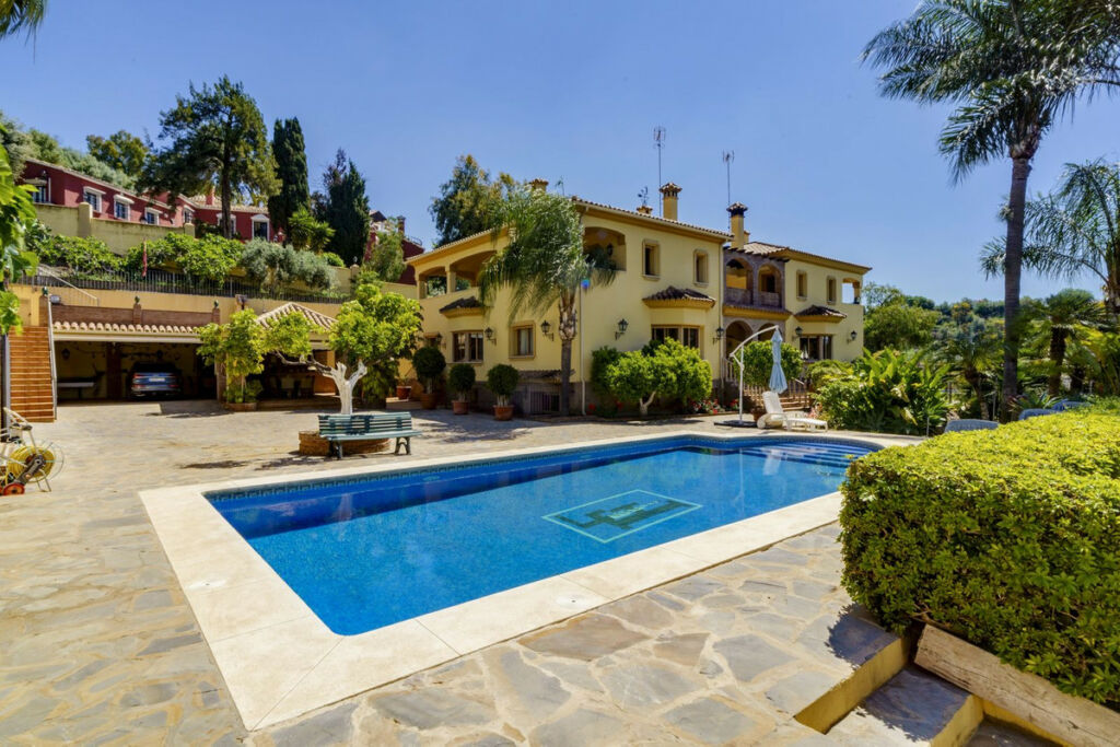 Detached Villa Benahavís Málaga - image 23