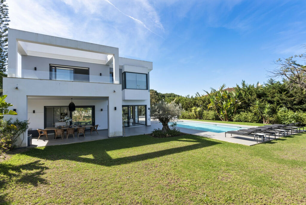 Detached Villa Las Chapas Málaga - image 23