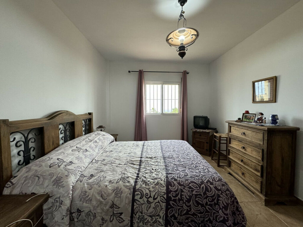 Detached Villa Sotogrande Cádiz - image 23