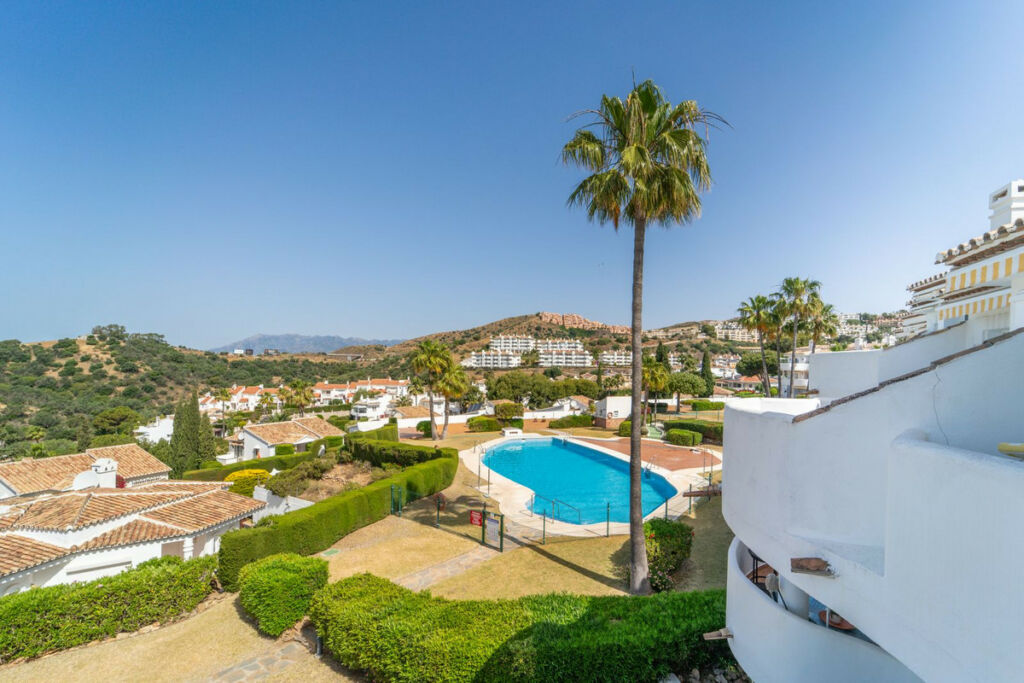 Penthouse Calahonda Málaga - image 23