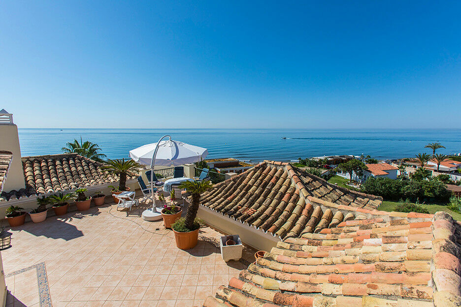 Penthouse Elviria Málaga - image 24