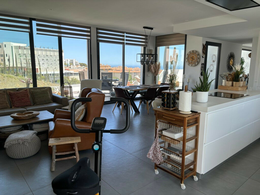 Penthouse Higueron Málaga - image 24