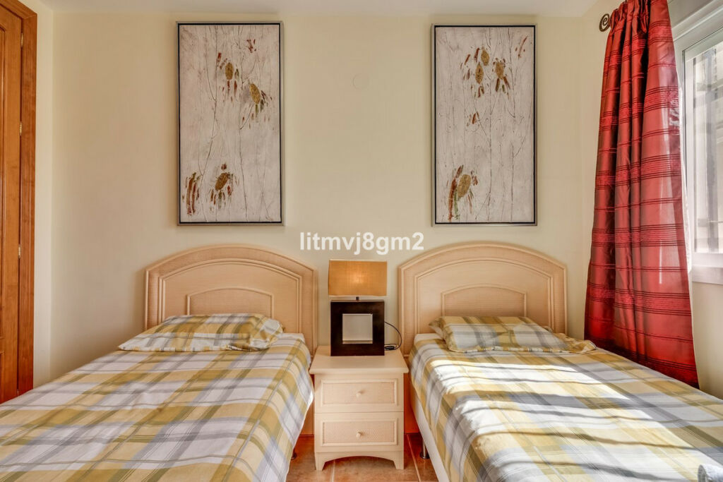 Townhouse Calahonda Málaga - image 24
