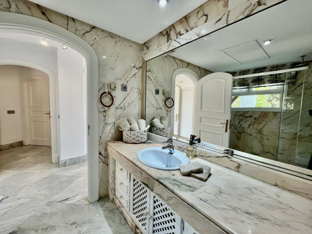 Townhouse Bahía de Marbella Málaga - image 24