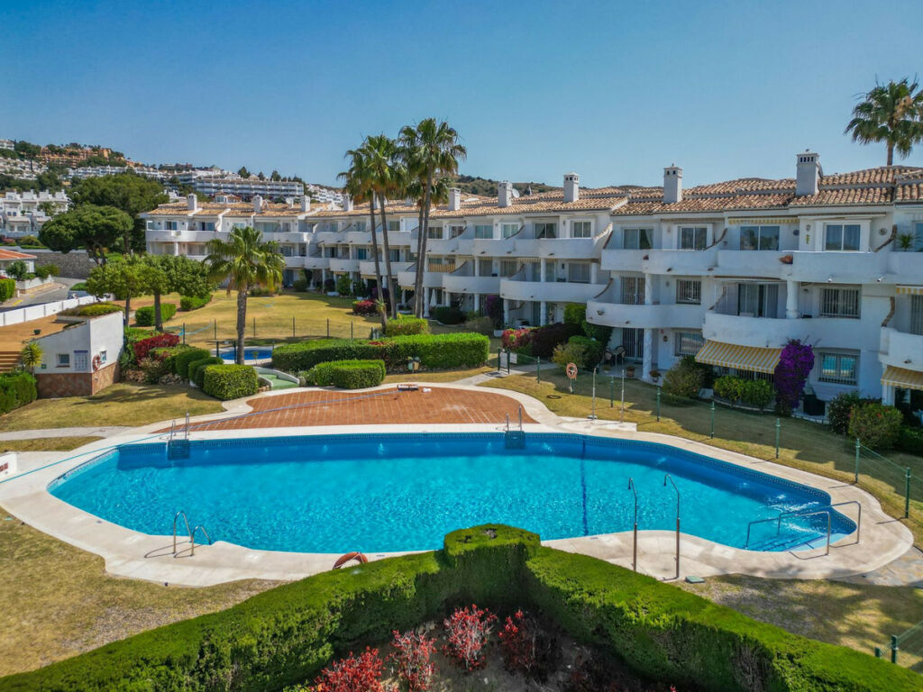 Penthouse Calahonda Málaga - image 24
