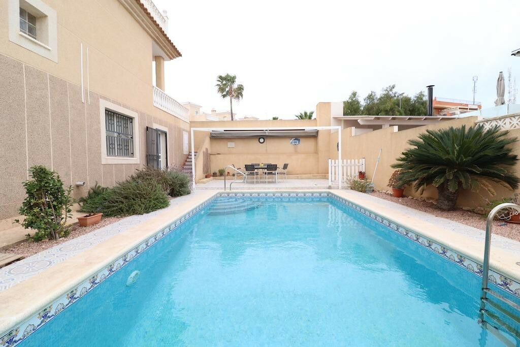 Detached Villa Los Altos Alicante - image 25