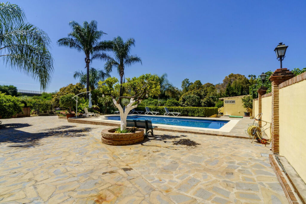 Detached Villa Benahavís Málaga - image 25