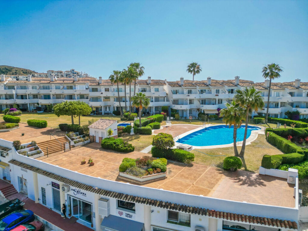 Penthouse Calahonda Málaga - image 25