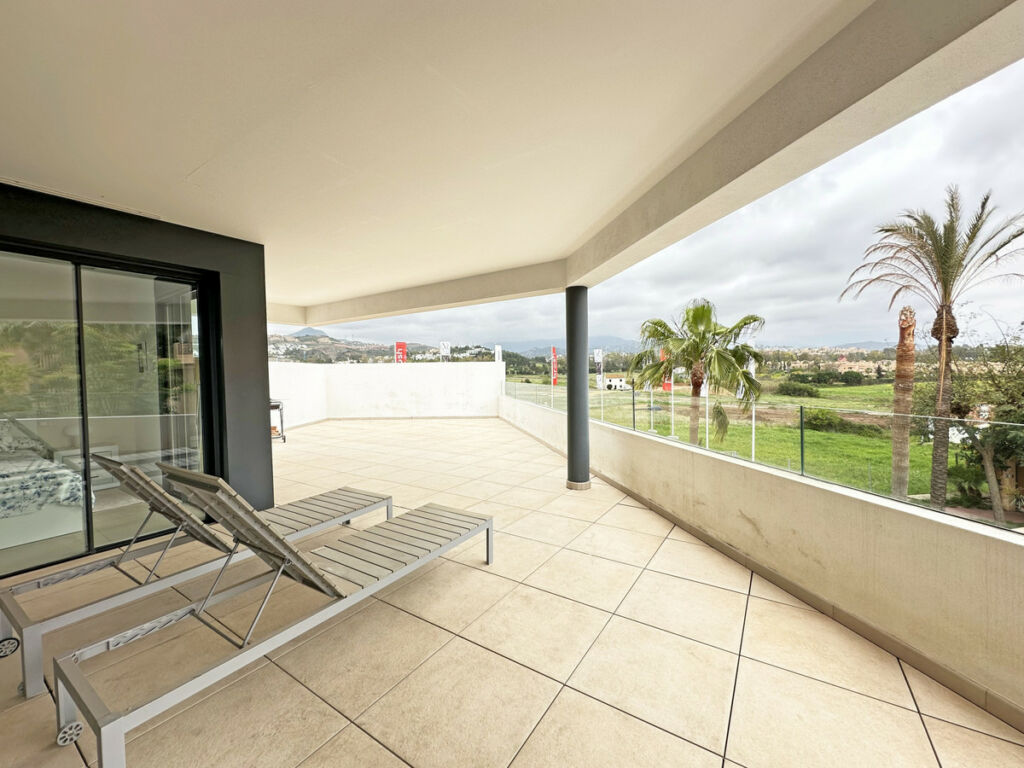 Middle Floor Apartment Estepona Málaga - image 24